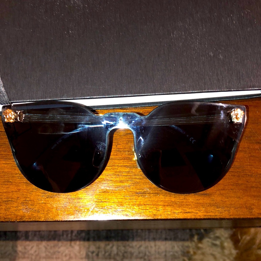 VERSACE Shades